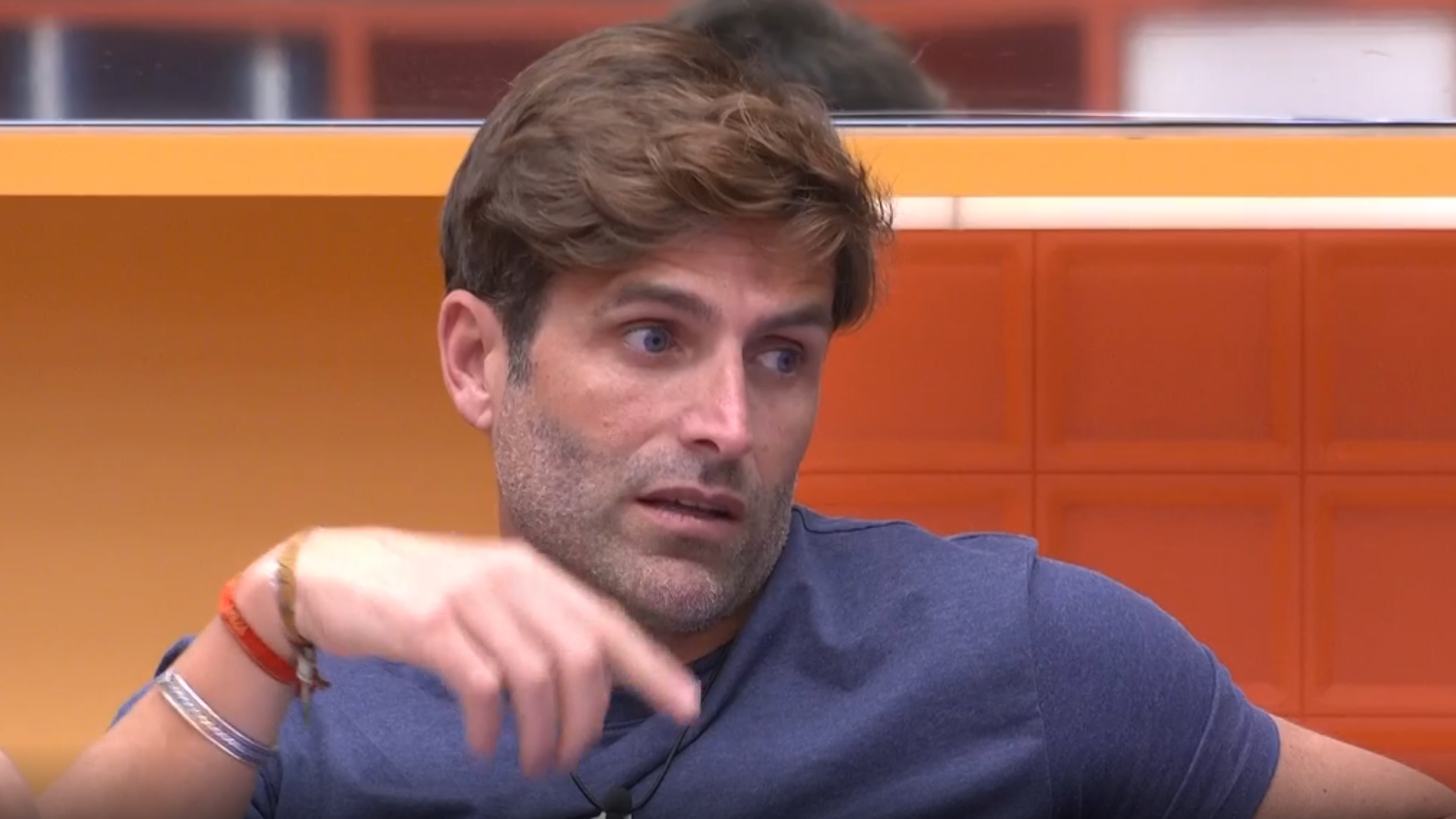 Efrén habla de su relación de fuera