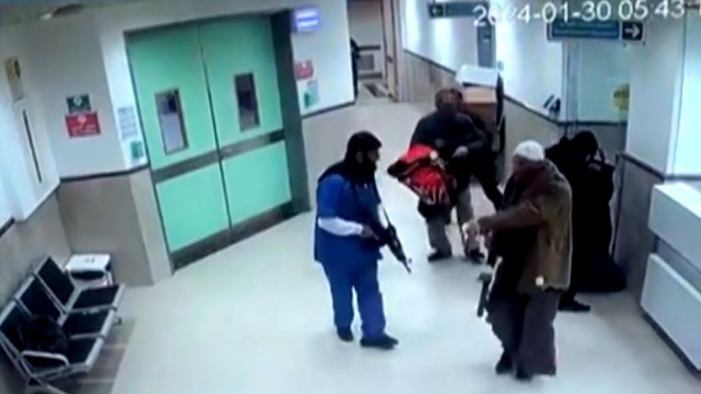 Soldados israelíes disfrazados de sanitarios se infiltran en un hospital de Yenín para matar a tres palestinos