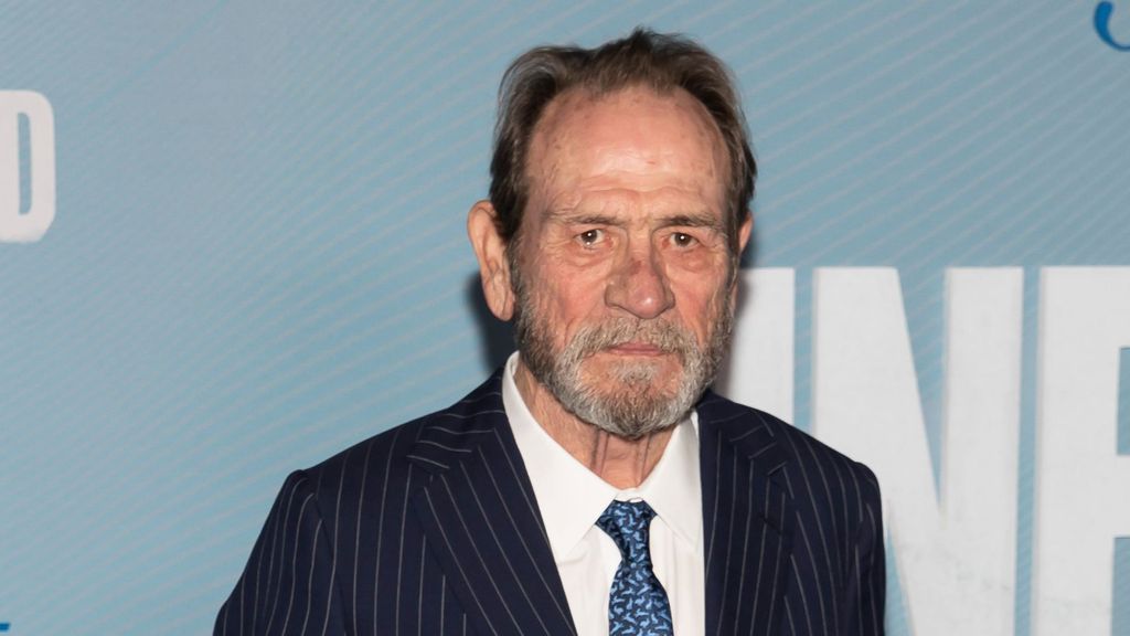 Tommy Lee Jones muestra para algunos un gesto algo 'confundido' en sus últimas apariciones. ¿Edadismo?