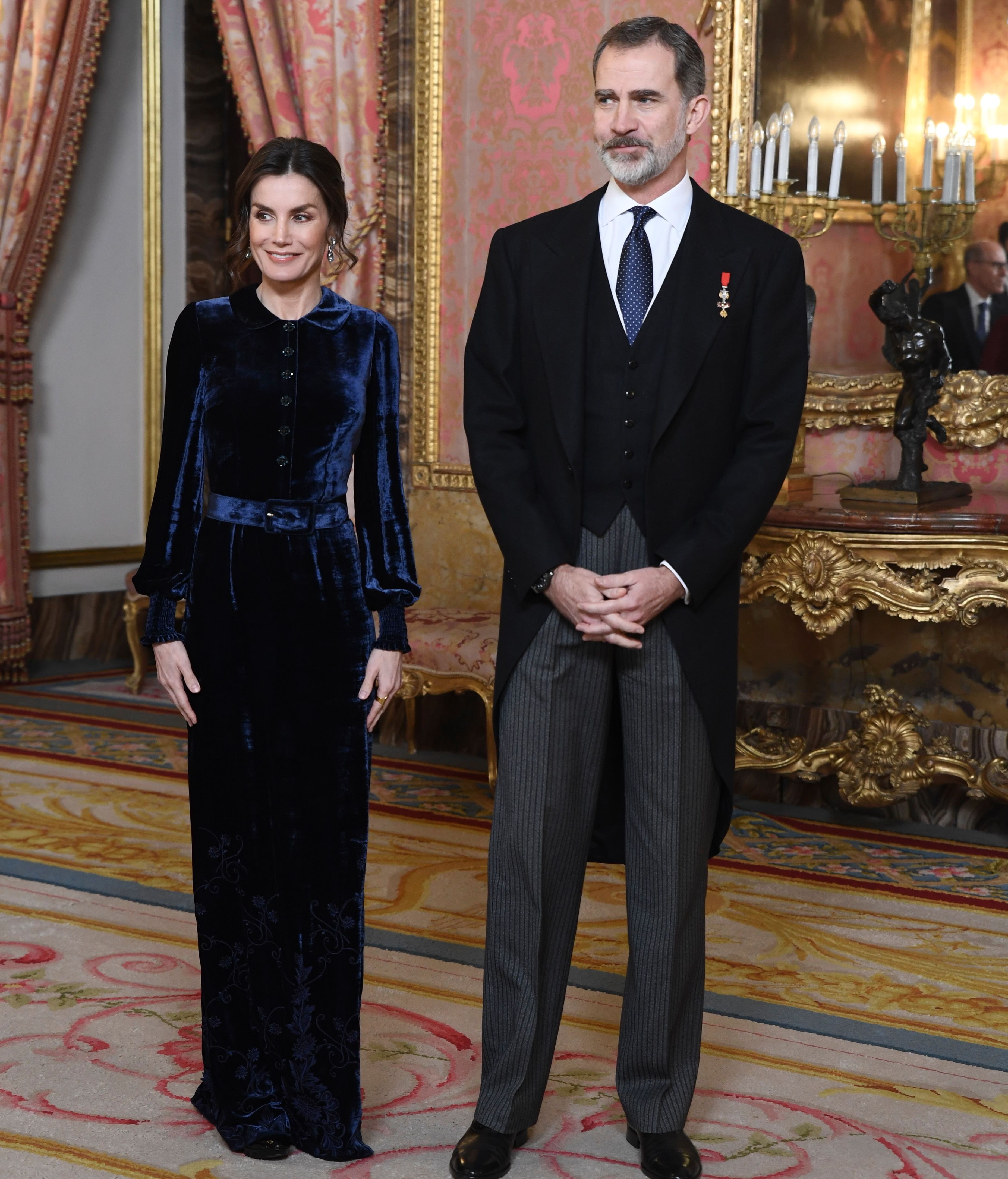 EuropaPress 2633981 rey felipe vi reina letizia reciben salon trono cuerpo diplomatico