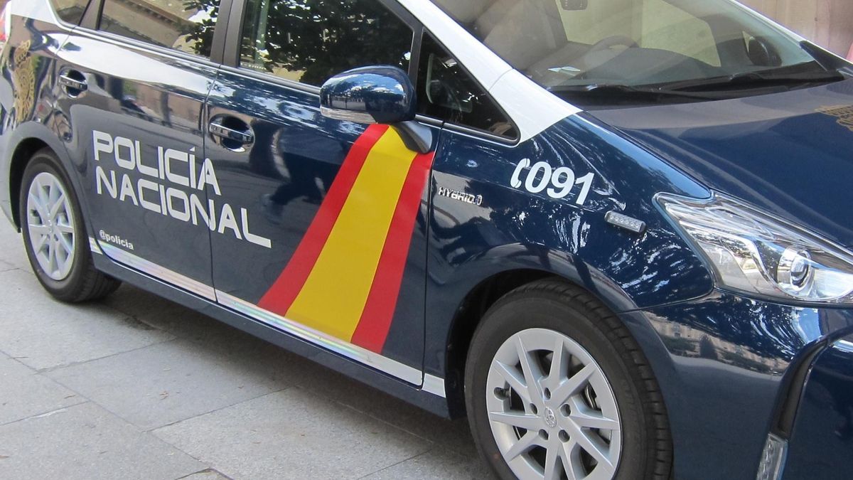 Archivo - Coche de Policía Nacional