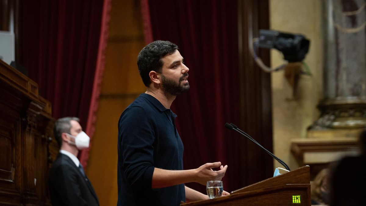 Archivo - El diputado de ERC, Ruben Wagensberg, interviene durante una sesión plenaria en el Parlament de Cataluña, a 19 de octubre de 2021, en Barcelona, Cataluña (España).