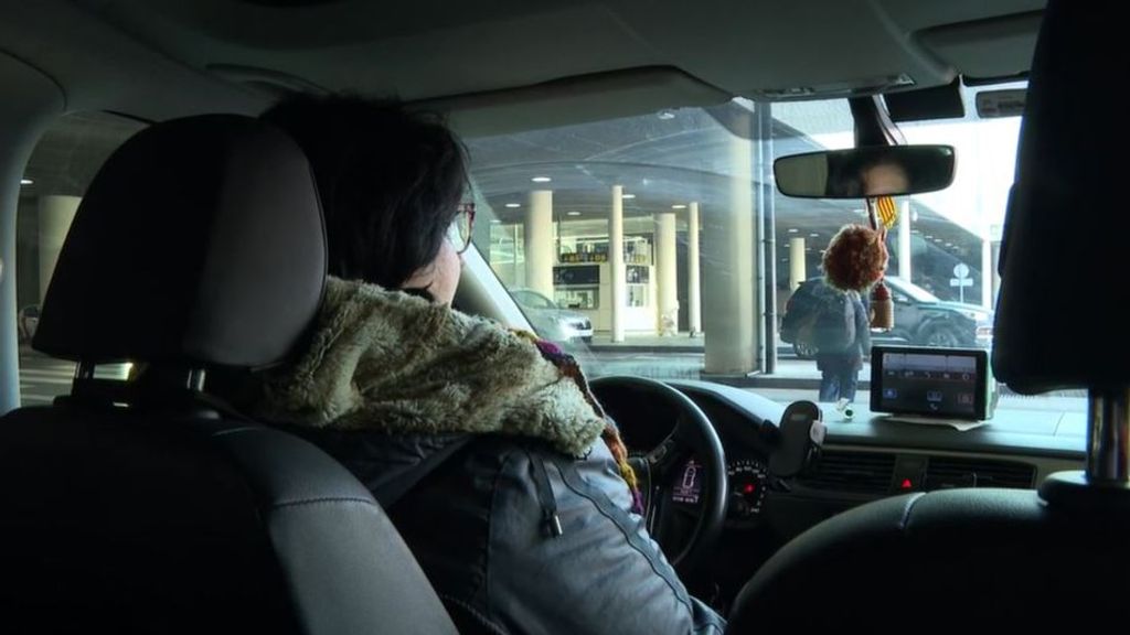 Mujeres taxistas piden legalizar las cámaras en el interior de los coches