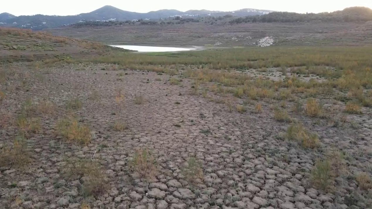Una imagen de dron del embalse de Colomera