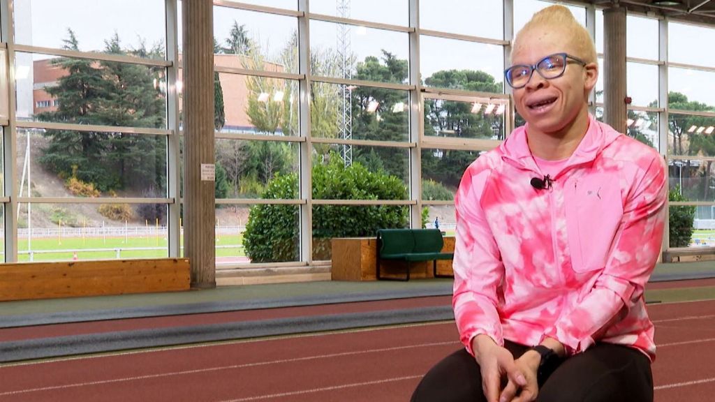 Adi Iglesias, la gallega albina que se convirtió en campeona paralímpica: "En África somos perseguidos"
