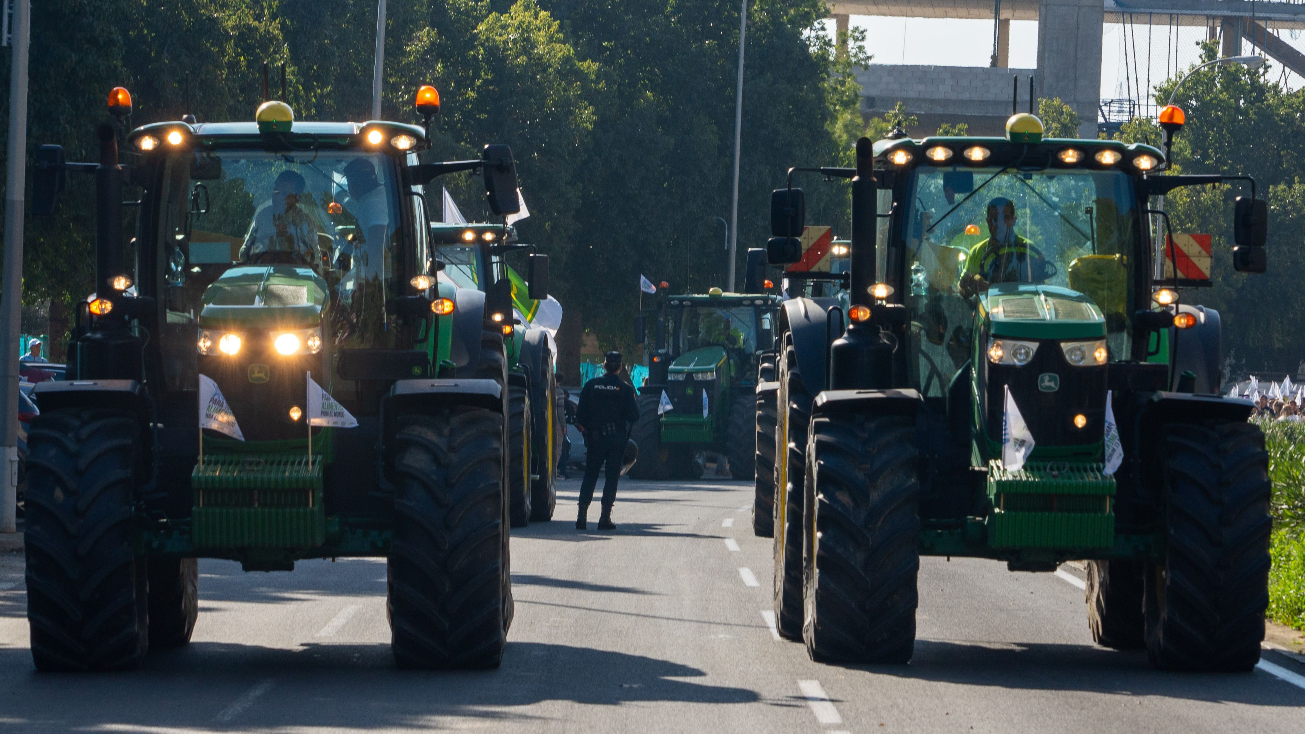 Agricultores protestando en Huelva