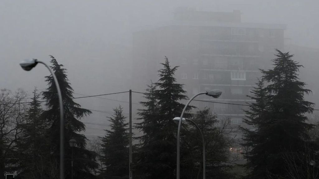 archivo la ciudad cubierta de niebla en madrid espana a 12 de febrero de 2020 02f54f6 2