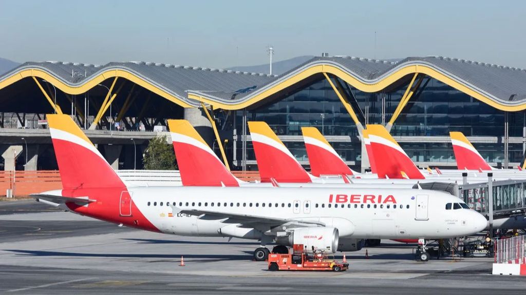 Iberia sella un acuerdo con los sindicatos para poner fin al conflicto y las huelgas del 'handling'