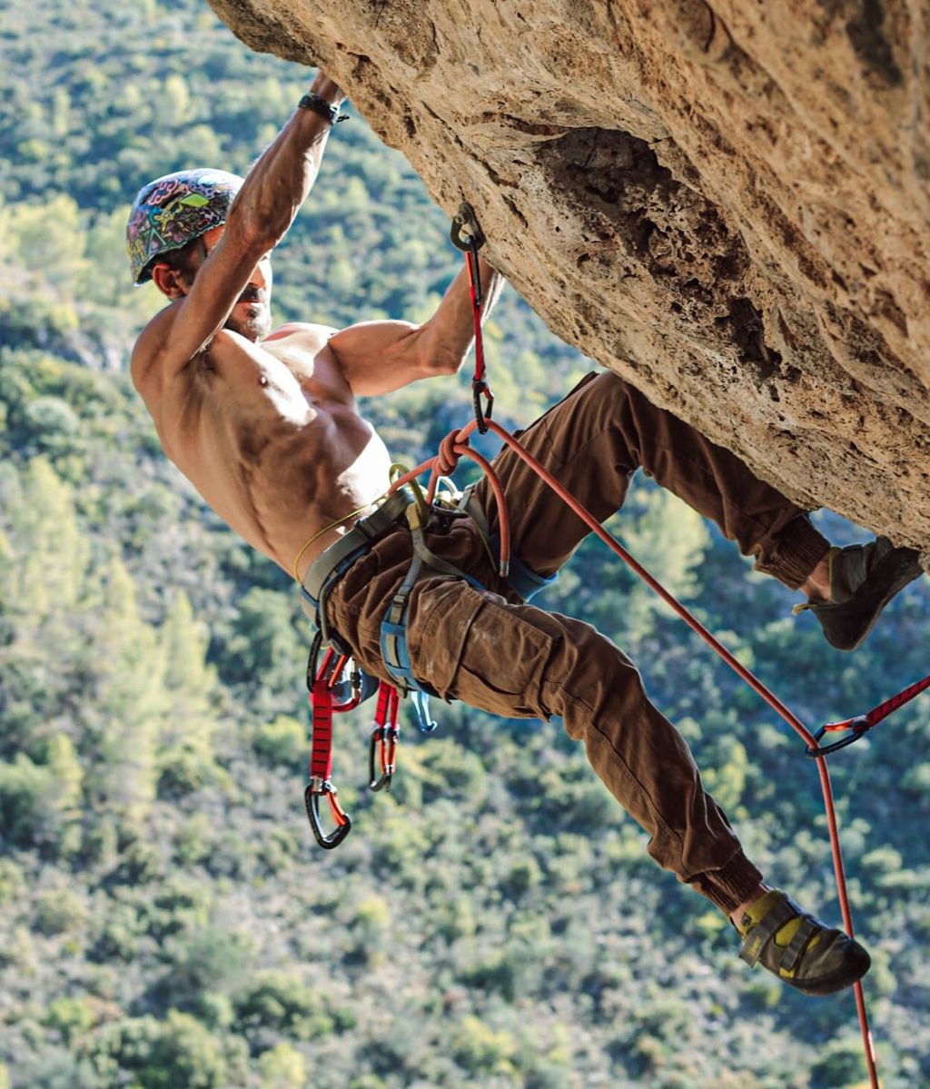 Juan Carlos, escalando en roca