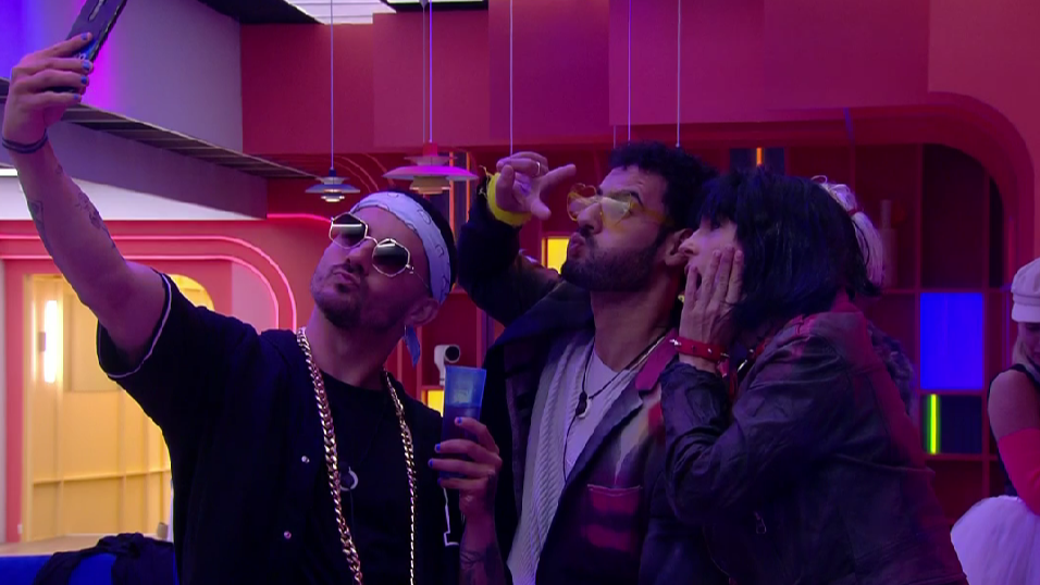 "Somos los guays de la fiesta"