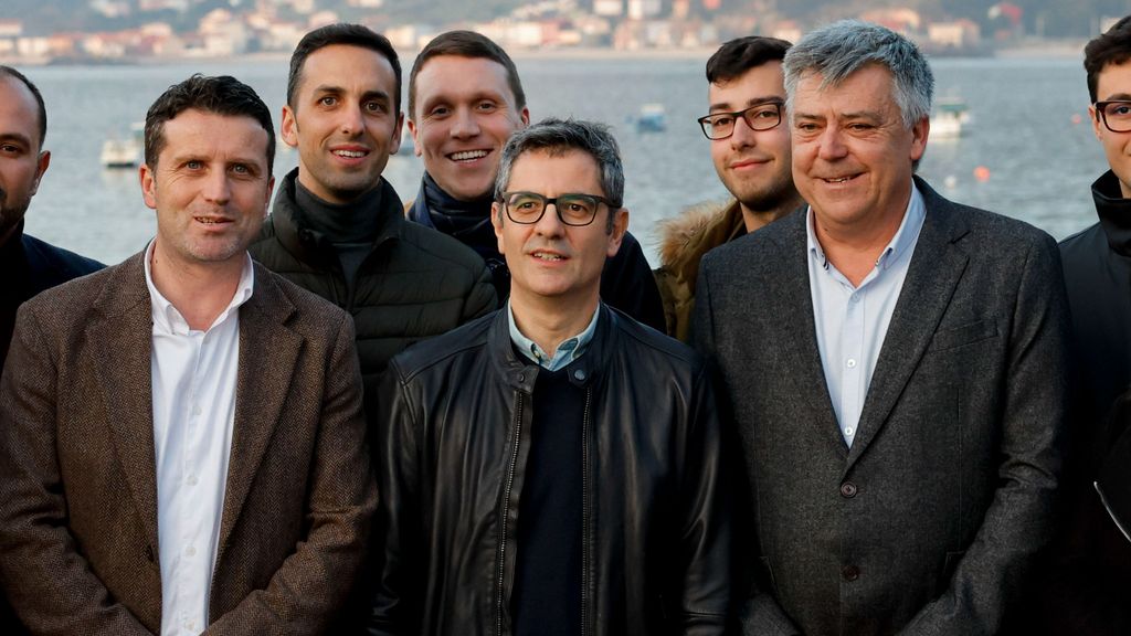 El ministro de Presidencia, Justicia y Relación con las Cortes, Félix Bolaños, participa en la campaña gallega en Carnota