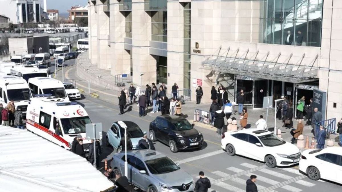 Los dos atacantes del Tribunal en Estambul han sido abatidos