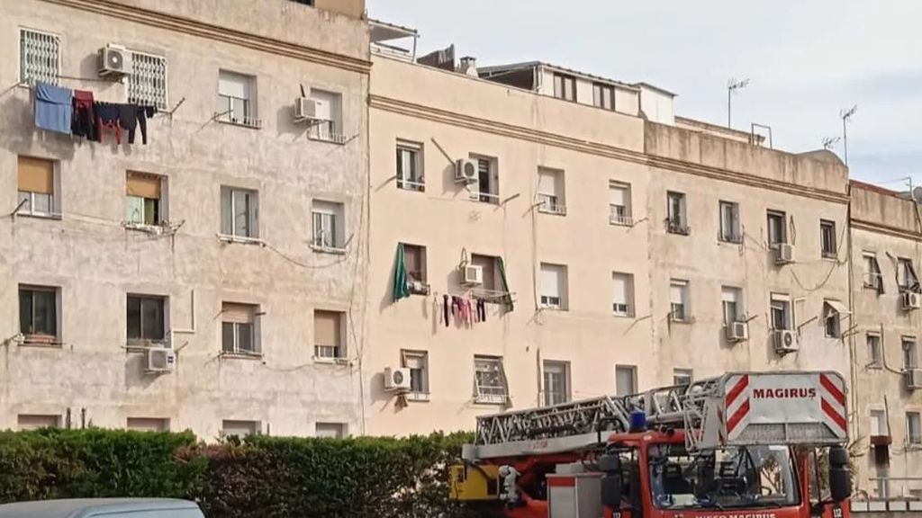 Un edificio de cinco plantas se ha derrumbado en Badalona
