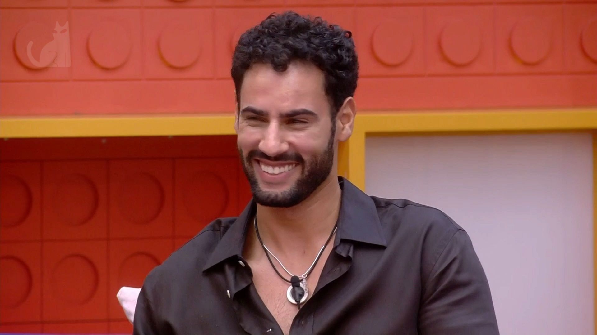 Asraf sorprende al responder solo con tres frases