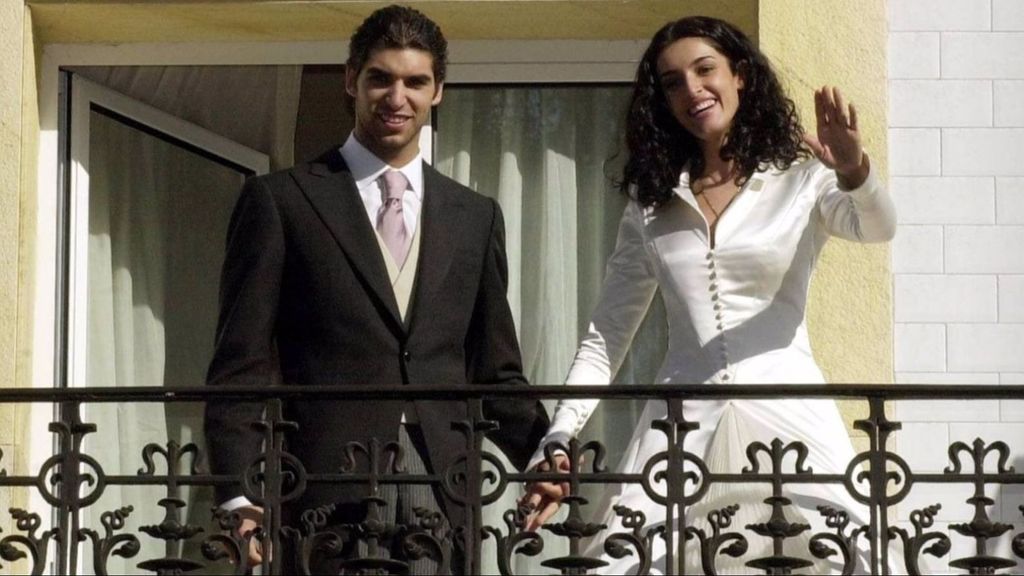 Blanca Romero vestida de novia el día de su boda con Cayetano Rivera