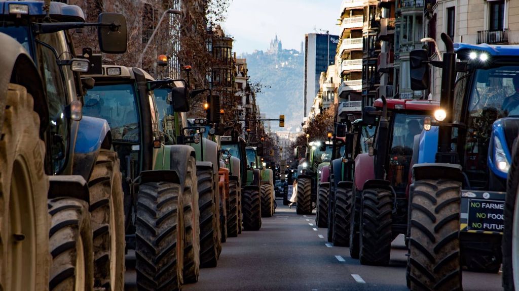 Los tractores llegan al centro de Barcelona, en la calle Balmes