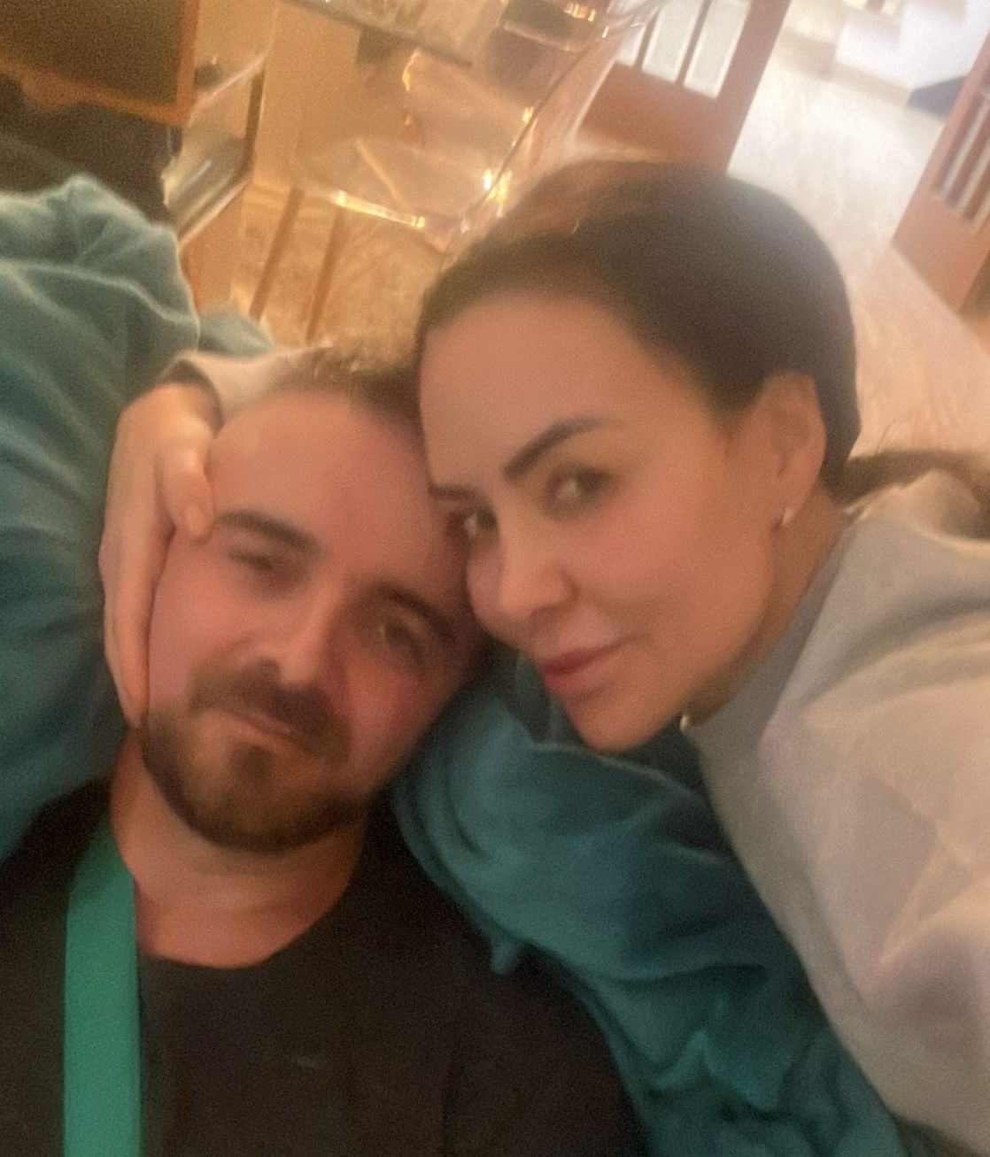 Vania Millán y Julián Bayón.