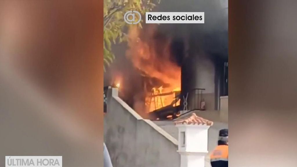 El momento de la explosión que le ha costado la vida a un hombre en una vivienda de Alicante