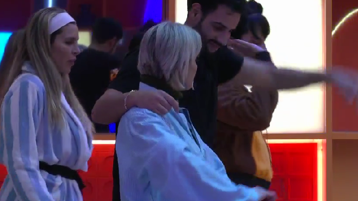 Asraf baila con Ana María