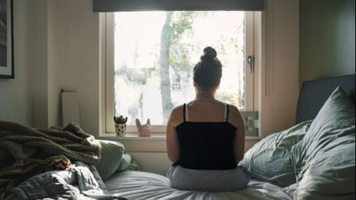 El 70 % de los jóvenes sufre o ha sufrido soledad no deseada, según un estudio