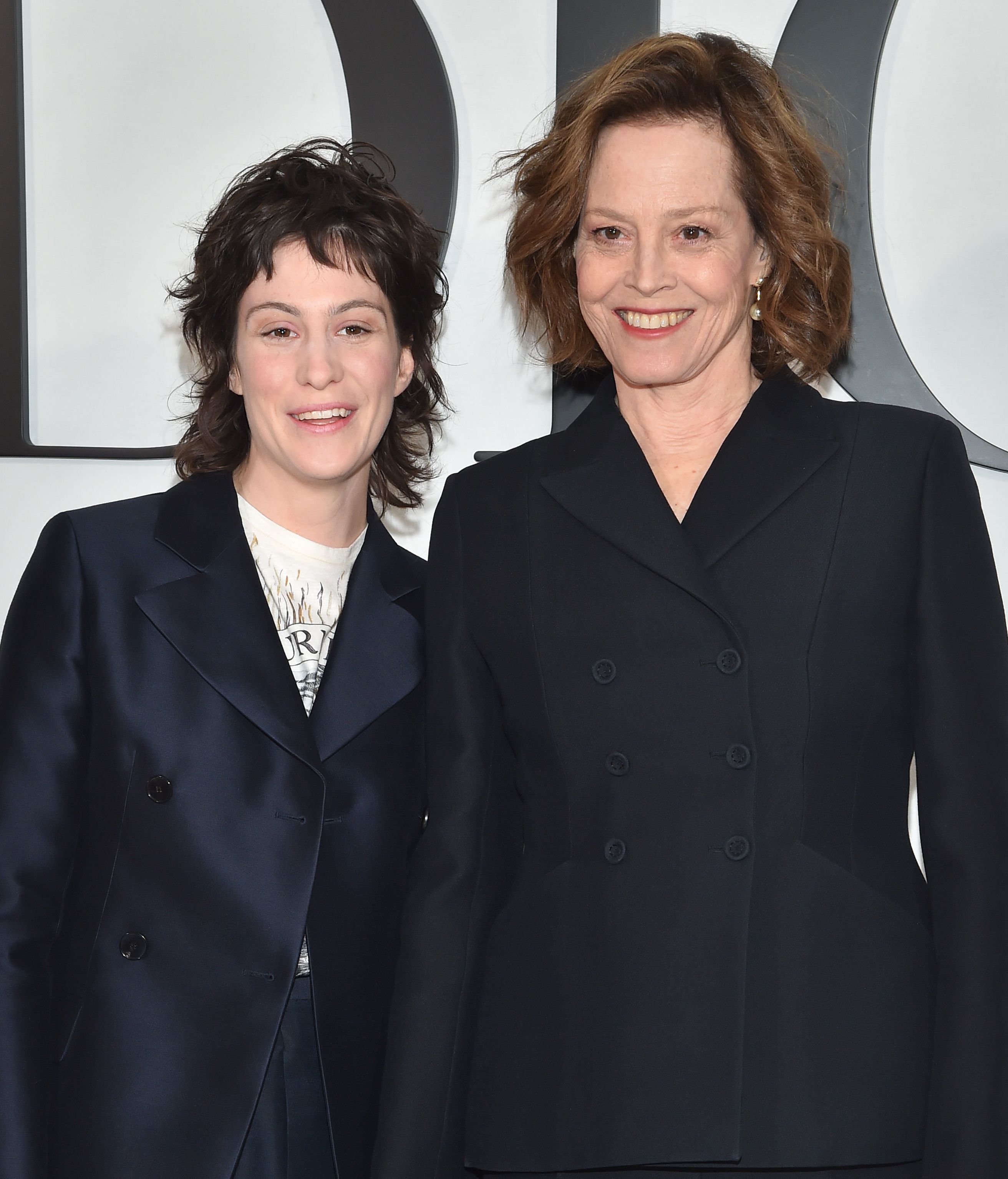 Sigourney y su hija en un desfile de Dior
