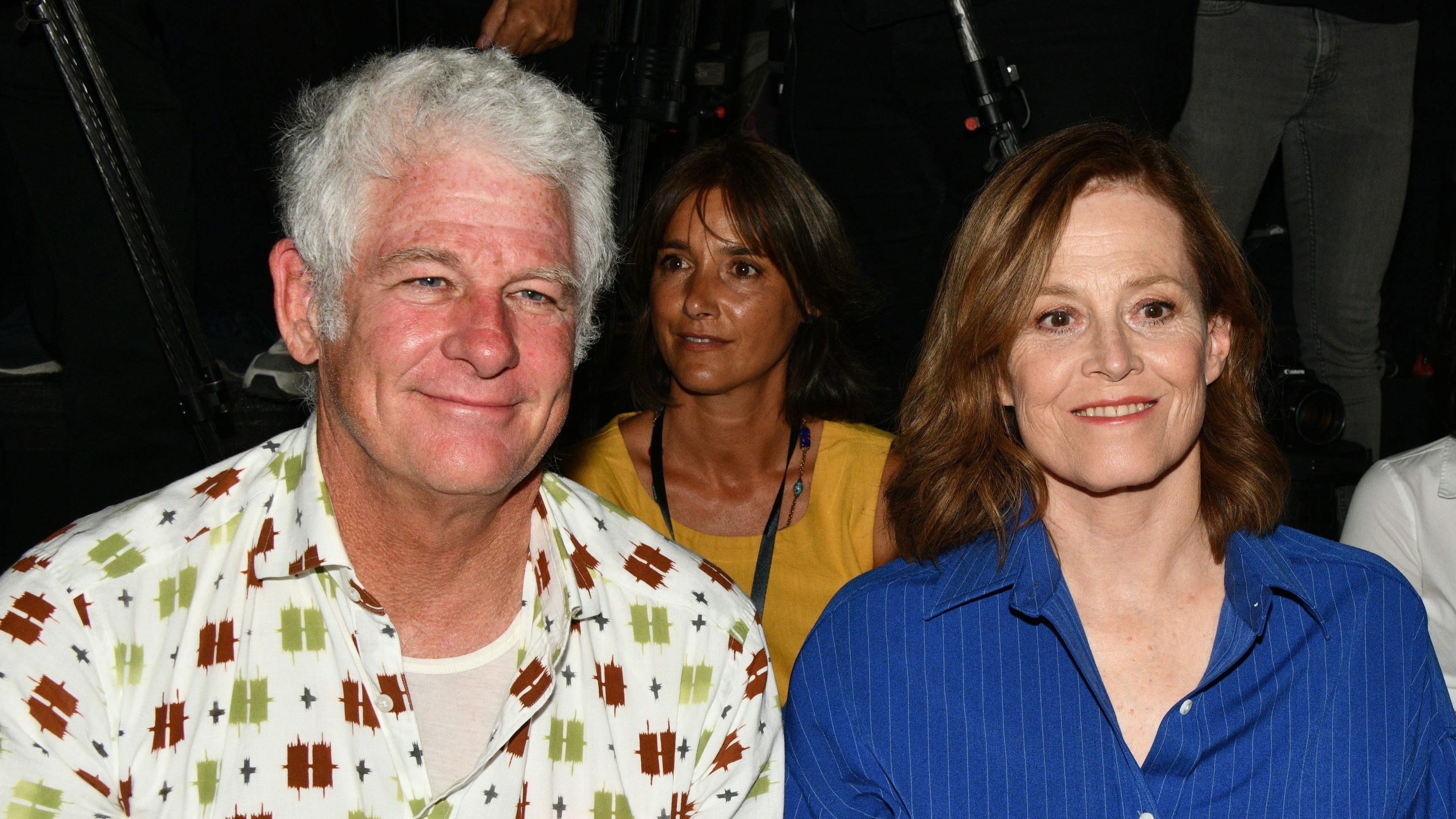 Sigourney y su marido, muy sonrientes