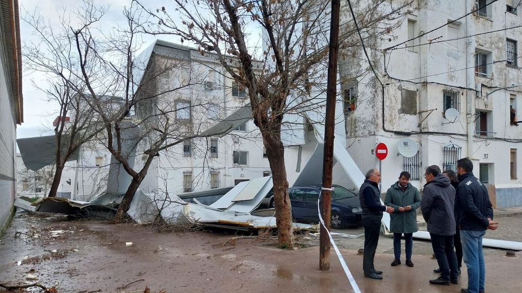 Andalucía registra más de 500 incidencias por la borrasca Karlotta, la mayoría por caída de ramas y mobiliario urbano