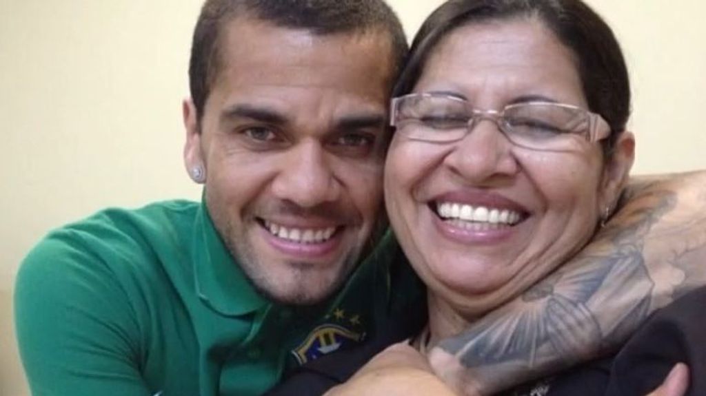 Dani Alves y su madre, María Lucía