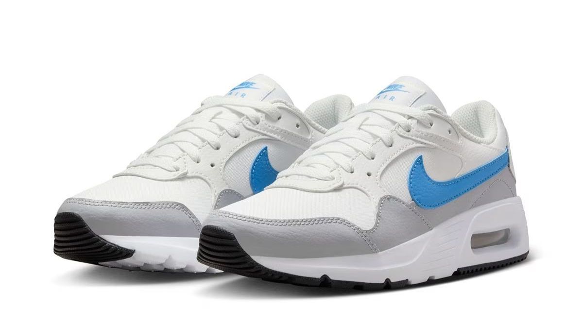 Despierta tu estilo con las cautivadoras Nike Air Max SC para mujer. ¿Buscas un calzado que fusiona a la perfección la elegancia con la funcionalidad? ¡Estás en el lugar adecuado! Con un diseño que rinde homenaje a la icónica estética de la pista, estas zapatillas elevan tu outfit a un nivel superior, asegurando que destaquen en cualquier ocasión.  Imagina caminar con confianza, sabiendo que tus pies están envueltos en una combinación de materiales premium. Desde la suave piel hasta la transpirable malla, cada elemento está cuidadosamente seleccionado para garantizar durabilidad, confort y estilo. No importa si estás en movimiento o simplemente disfrutando de un día relajado, las Nike Air Max SC te brindan una experiencia de uso inigualable.  ¿Y qué hay de la comodidad? La unidad Max Air, originalmente diseñada para correr, te ofrece una amortiguación reactiva que transforma cada paso en una experiencia de confort incomparable. Además, con una mediasuela de espuma que mejora la amortiguación y prolonga su vida útil, puedes estar segura de que estas zapatillas te acompañarán en todas tus aventuras.  Comprar en El Corte Inglés por (89,99) 44,95 euros  ¿Preocupada por la tracción? ¡No más! La suela exterior de goma proporciona un agarre excepcional en una variedad de superficies, mientras que su durabilidad garantiza que tus Nike Air Max SC sean tu fiel compañero durante mucho tiempo.  ¿Quieres saber lo mejor? ¡Están de oferta! Con un descuento de 44 euros, ahora es el momento perfecto para agregar estas joyas a tu colección de calzado. No esperes más, eleva tu estilo con las Nike Air Max SC y marca la diferencia en cada paso que des.