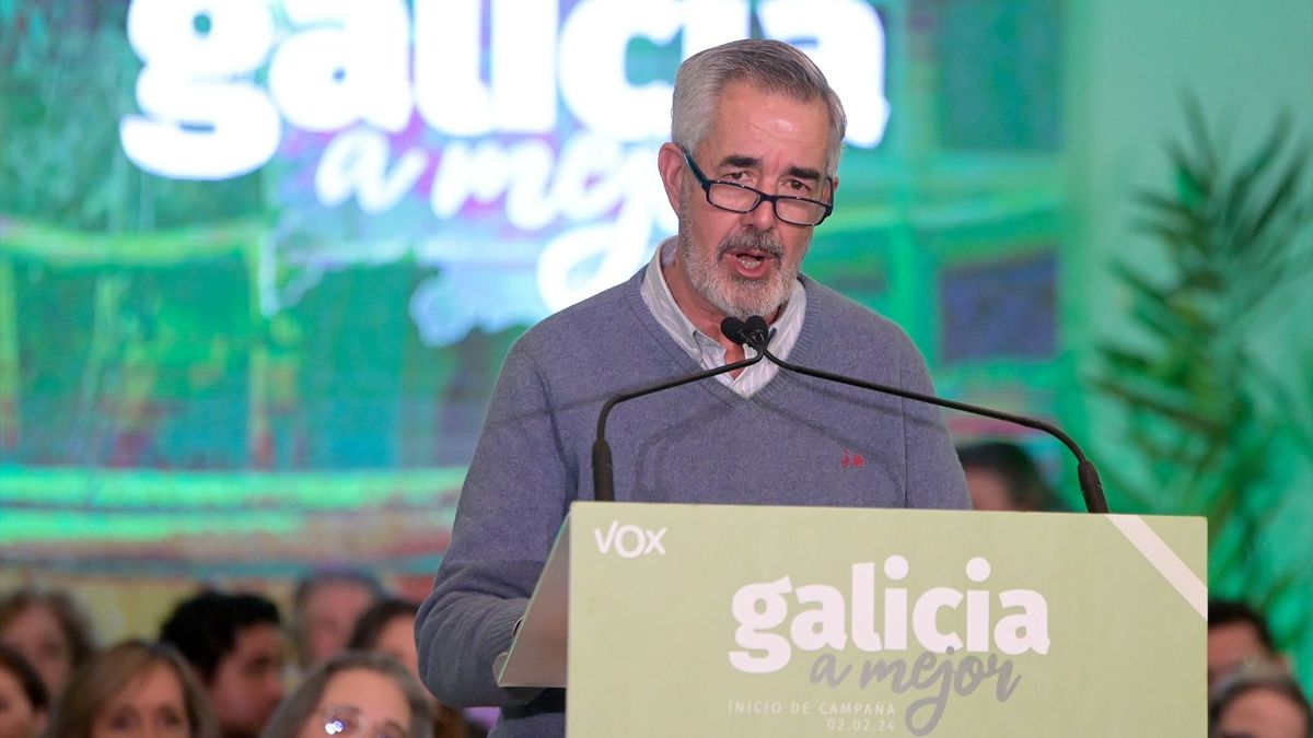 El candidato de Vox a la Presidencia de la Xunta de Galicia, Álvaro Díaz-Mella, durante un acto público de precampaña
