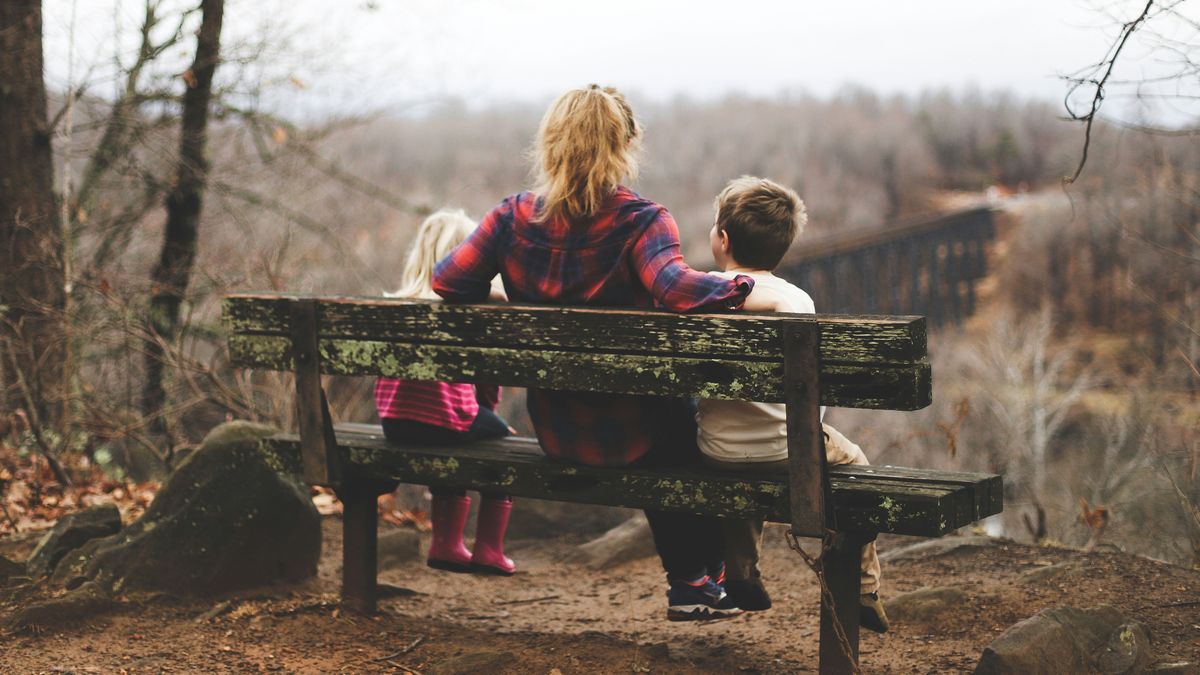 titulo familias monoparentales madrid unsplash