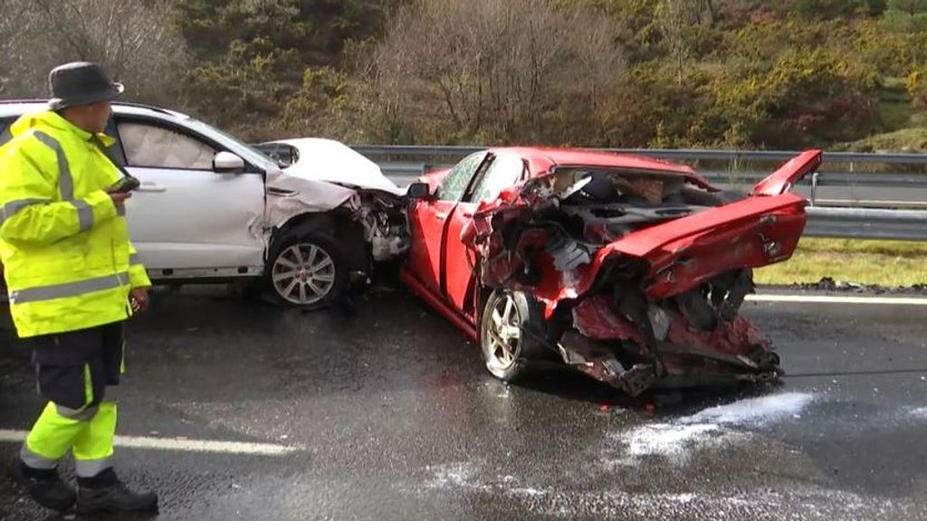 Accidente múltiple en la A-52 en A Cañiza, Pontevedra: 14 coches implicados y 20 heridos