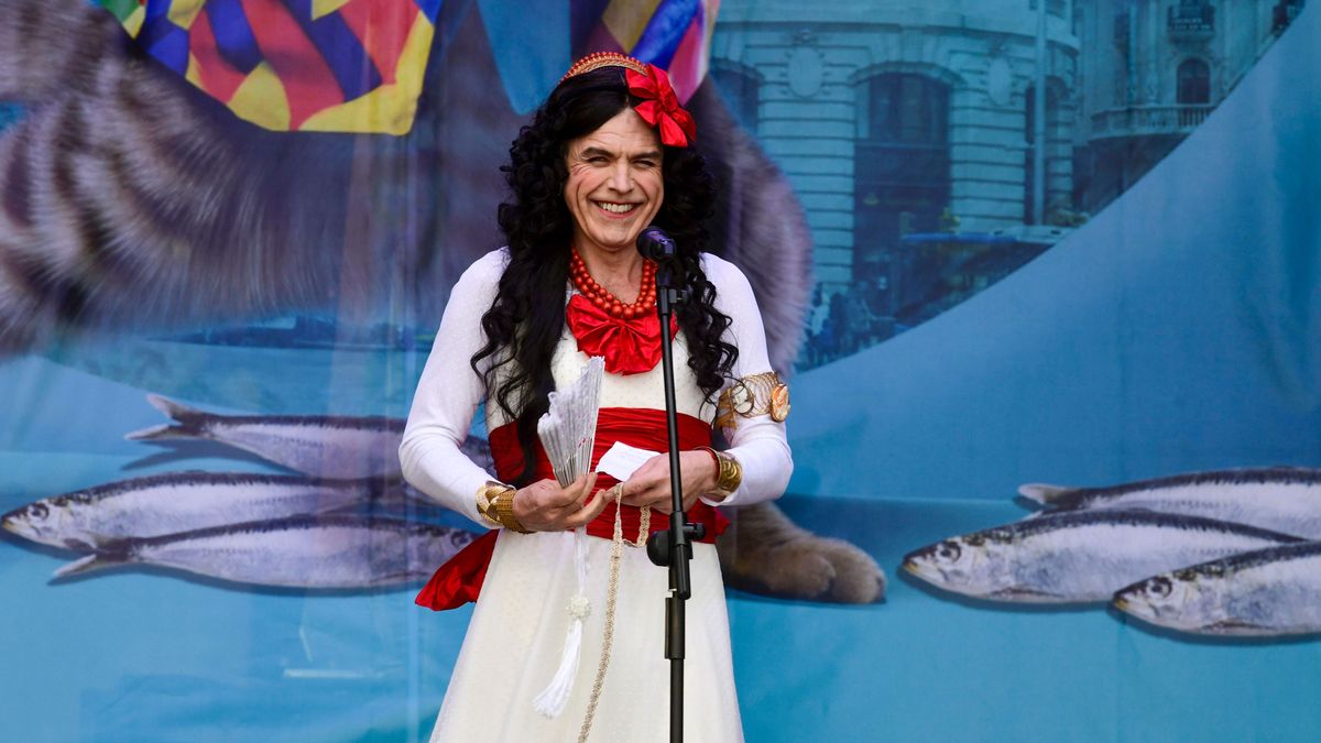 Lorenzo Caprile da la bienvenida al Carnaval transmutado en Duquesa de Alba, todo un "símbolo muy madrileño"