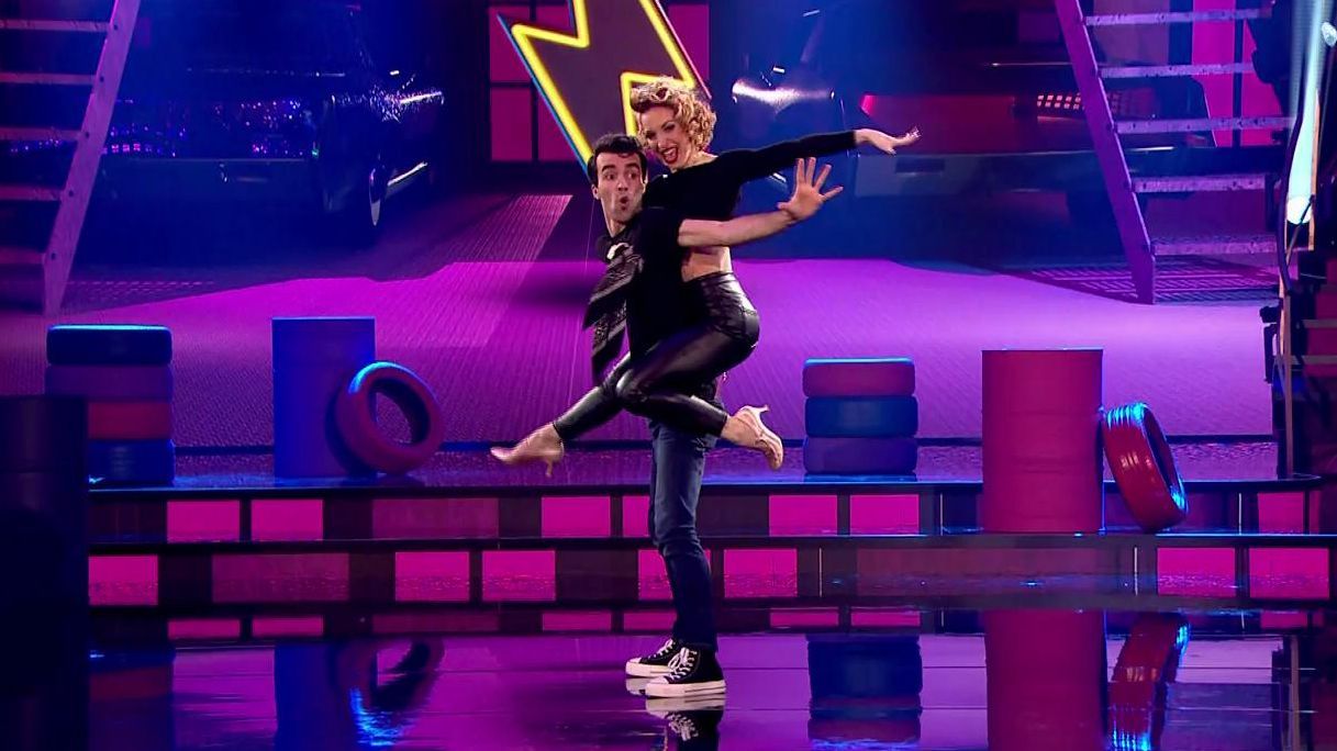 Bruno Vila lo pasa en grande convertido en John Travolta pero no gusta al jurado: "Este es un programa de baile"