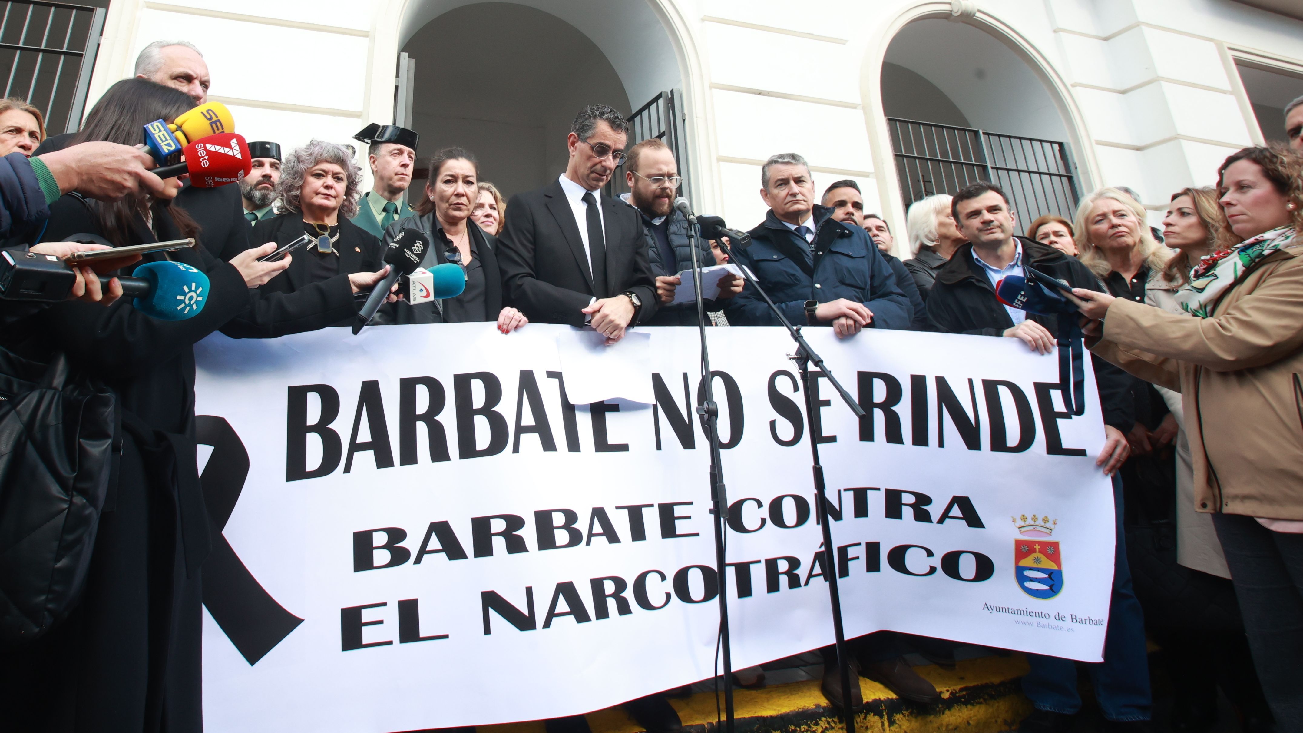 Concentración en Barbate tras lo ocurrido con los guardias civiles asesinados