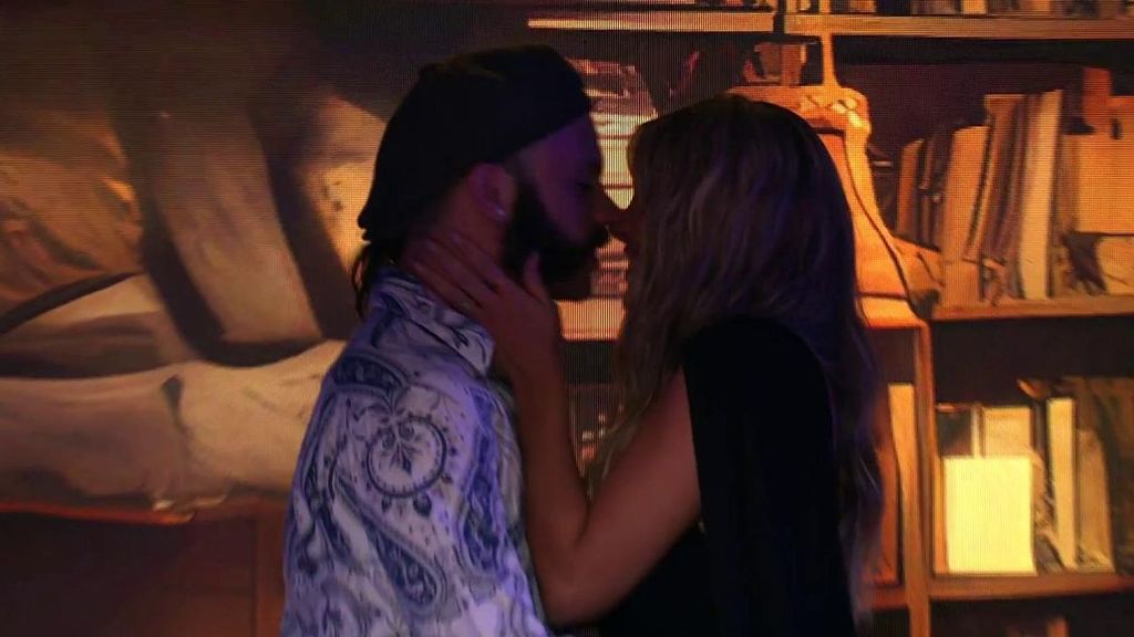 Ivana y Finito dan la sorpresa y se besan en directo durante su cita romántica en plató: "¿Cómo no me va a gustar?"