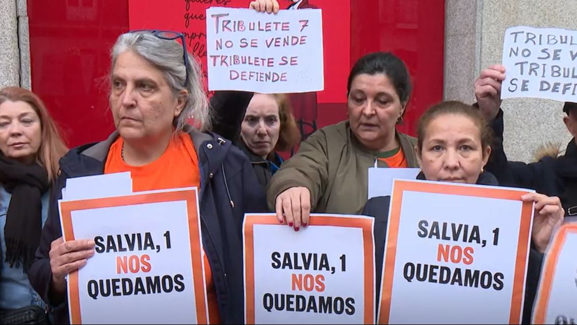 El fondo Elix compra cuatro edificios, mientras los vecinos protestan frente a la sede de la compañía