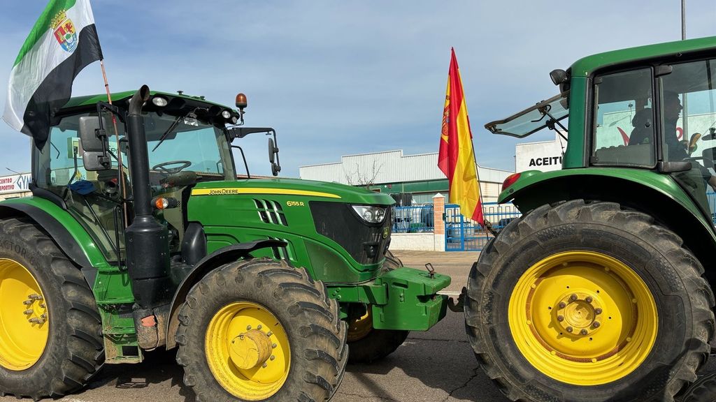 Gran miércoles de protestas agrícolas en carreteras de media España: el campo mantiene sus reivindicaciones