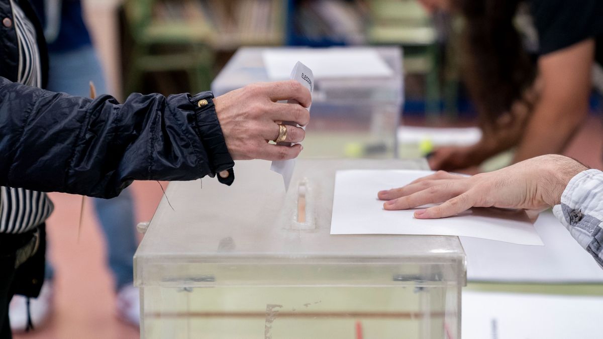 Los votantes gallegos podrán acudir hasta las 20:00 horas de este domingo a su cita con las urnas