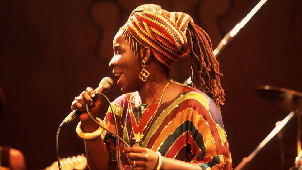 Rita Marley de concierto en Chicago, en 1982.