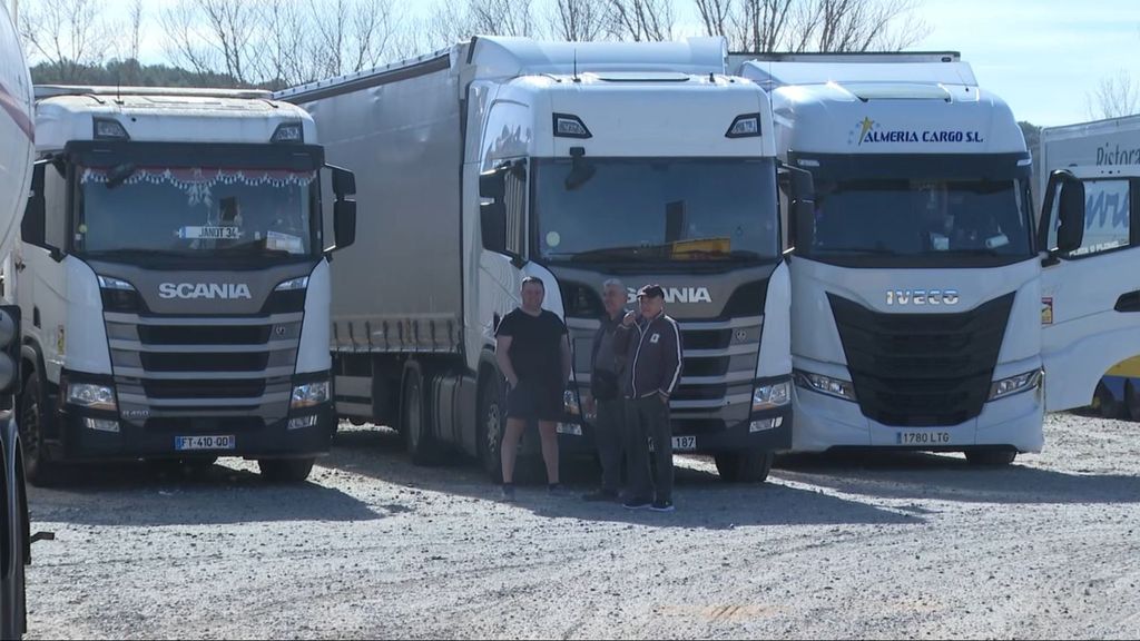 Transportistas atrapados en Girona por la tractorada: "Siempre sufrimos las consecuencias"