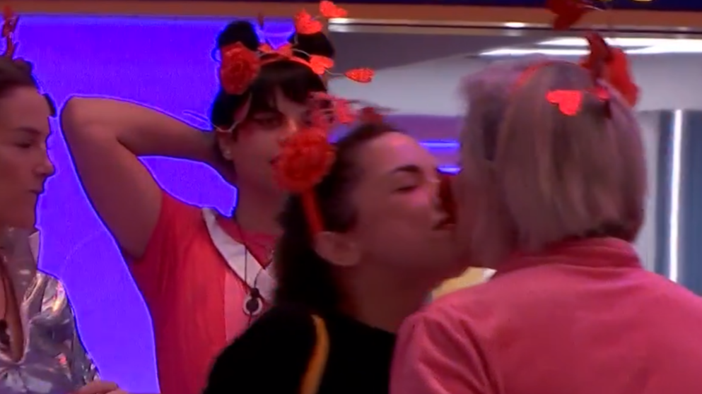 Corazón, de boca en boca