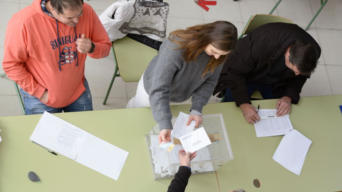 La Junta Electoral considera un “deber cívico ineludible” acudir a la mesa si no se puede justificar su ausencia