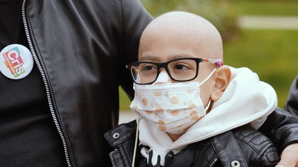 La terapia celular en el Hospital La Paz que ha hecho que Mathías pase en 28 días de paliativos a frenar su cáncer