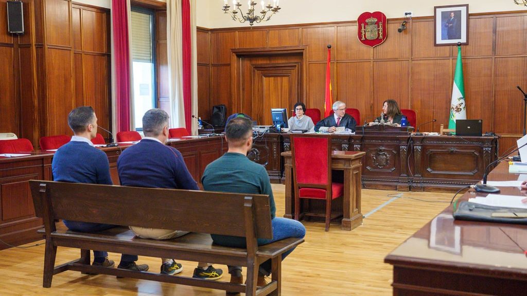 Comienzo del juicio al teniente de la Guardia Civil acusado de narcotráfico y revelación de secreto