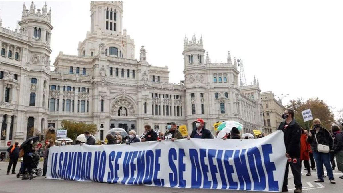 La Marea blanca de la sanidad pública en una de las manifestaciones