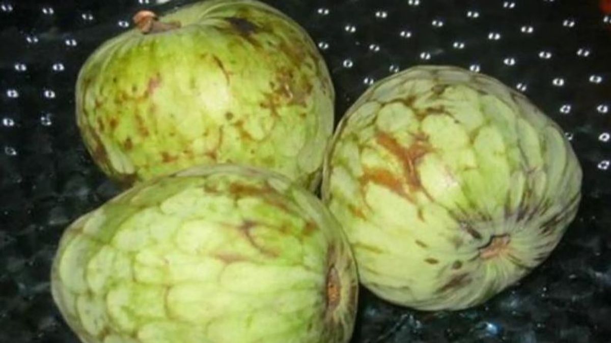 Los beneficios de la chirimoya, una fruta de invierno baja en grasas y rica en nutrientes y fibra