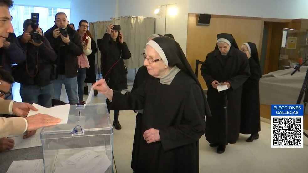 Elecciones Galicia 2024: los ciudadanos acuden a las urnas para votar
