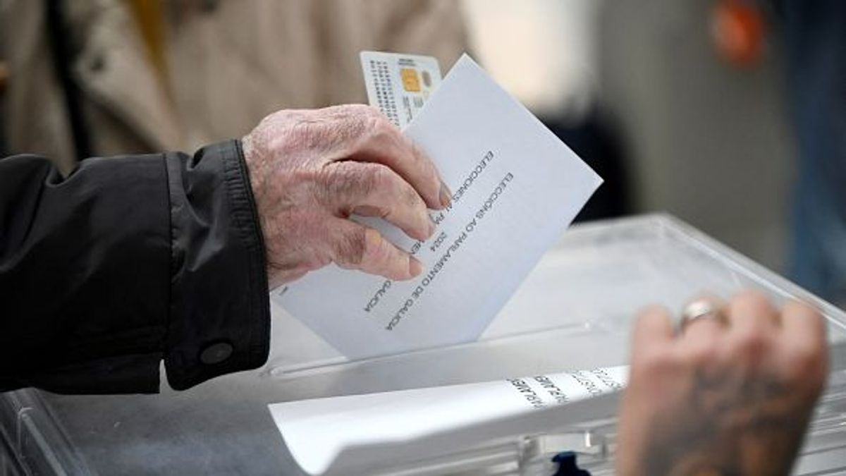 Genoveva Rodríguez Otero, la 'abuela de Galicia', de 111 años, ejerció su derecho a voto en Monforte, en Lugo