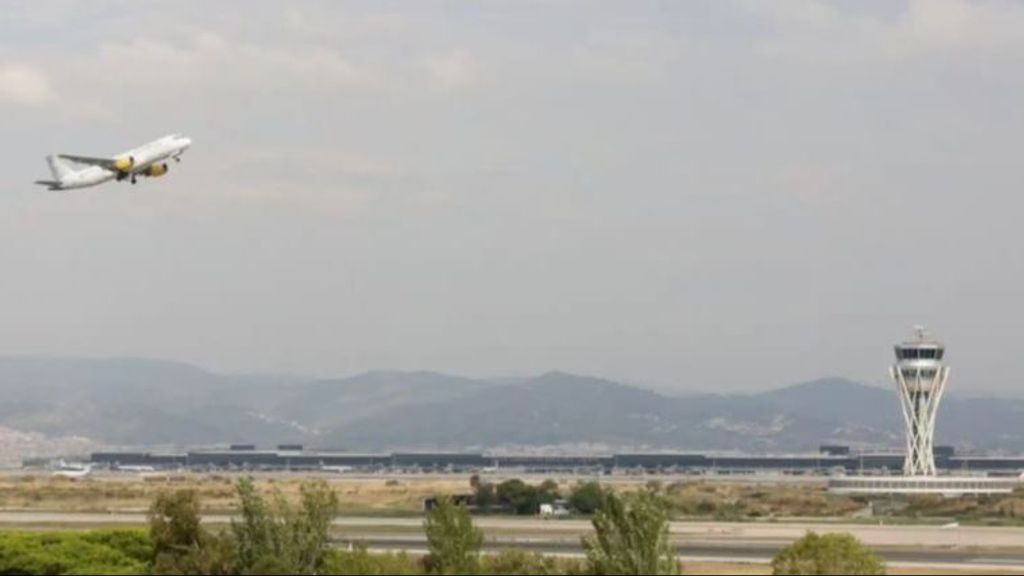 La presencia de un dron detuvo los despegues en el aeropuerto de Barcelona